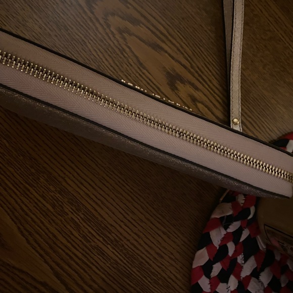 MK wristlet - Picture 5 of 6